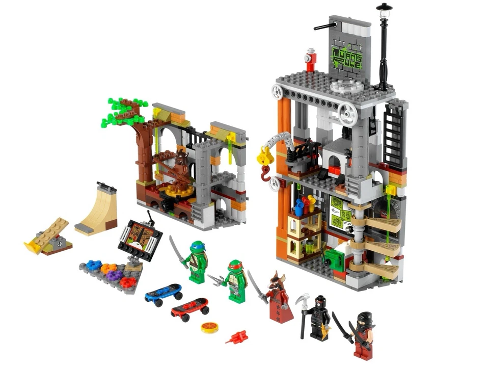 LEGO Teenage Mutant Ninja Turtles: Turtle Lair Attack (79103) - Image 3 of 4