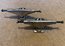 Venture Trucks Cast  Polished Skateboard Trucks 5.6 8.25”   Pair