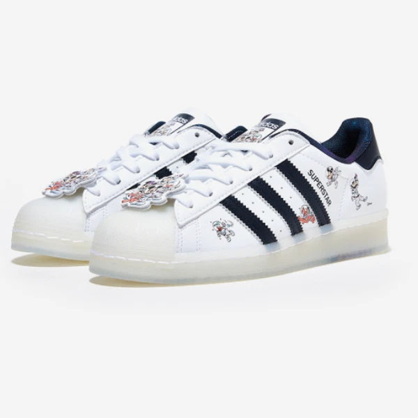 Adidas store superstar particolari