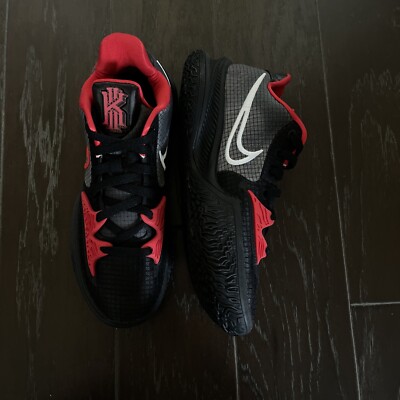 Size Nike Kyrie Low Bred Black/White/University Red