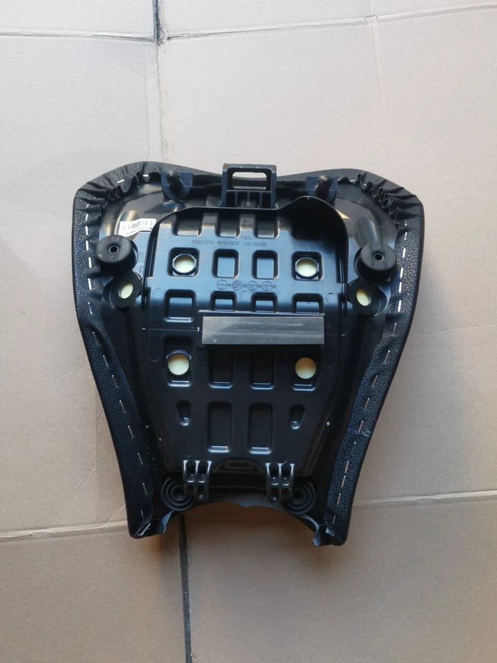 Kawasaki Z900 BJ. 2023 ZR900F 92KW/125PS Fahrersitz - Bild 2 von 3