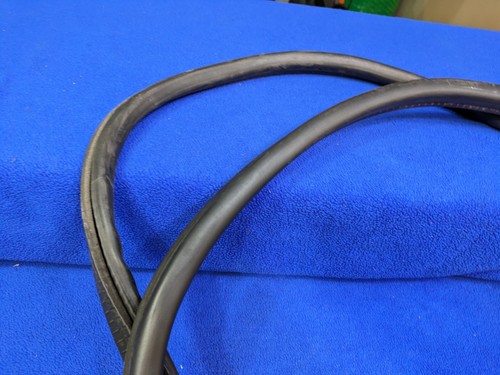 Bentley Continental Flying Spur 06-12 Trunk Rubber Seal OEM weatherstrip - Picture 2 of 5