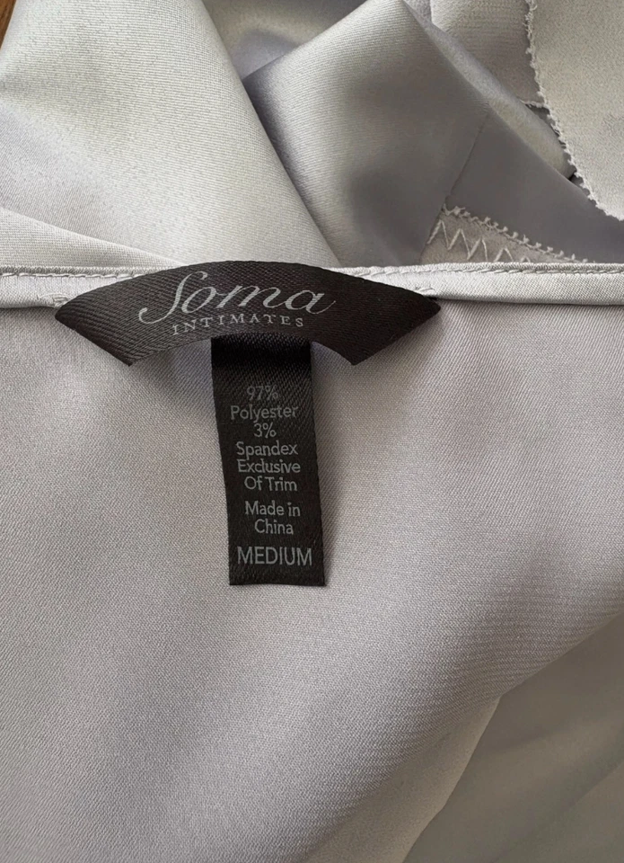 Lencería Soma Intimates Prendas para dormir Chemise Talla Mediana Gris Satinado Camisón sin cordones Foto 3 de 4