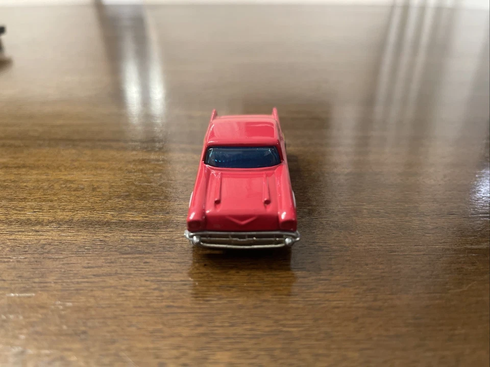 复古 1975 风火轮 Redline '57 雪佛兰红色中国罕见蓝色色调黄色贴花 — 第 4/4 张图片