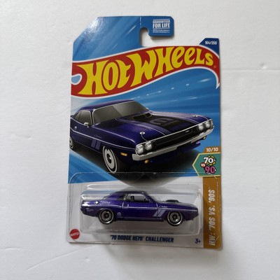 Hot Wheels 1970 Dodge HEMI Challenger Diecast Car
