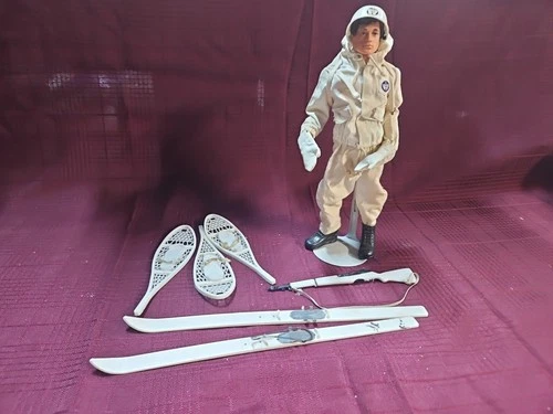 VINTAGE 1964 GI JOE SKI PATROL ACTION SOLDIER WITH Accessories
