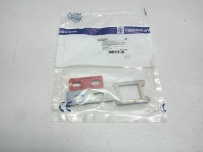 Telemecanique Safety switches XCS straight actuator for metal switch XCSZ01
