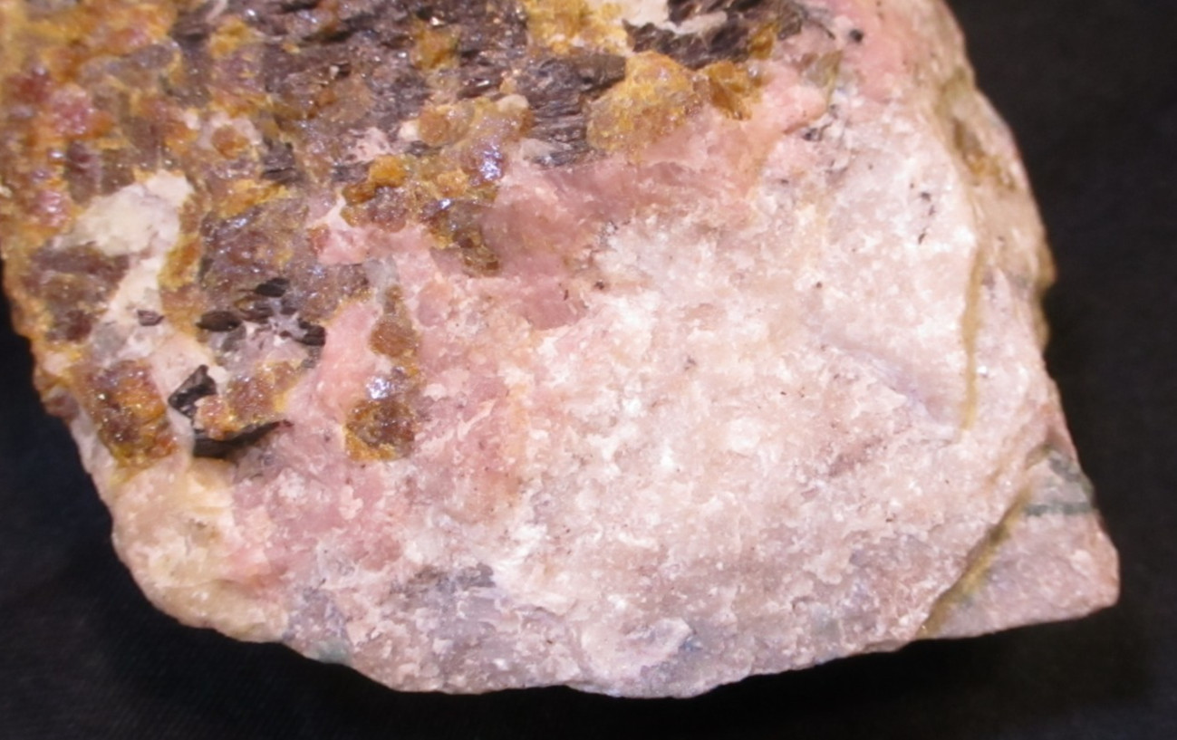 Blue Willemite & Longwave Fluorescent, Bustamite , Franklin, NJ