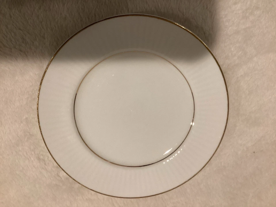 “11 Gibson Black Tie 8 oz CUPS & SAUCERS, White w Gold Trim, Ribbed Design China - Image 4 of 4