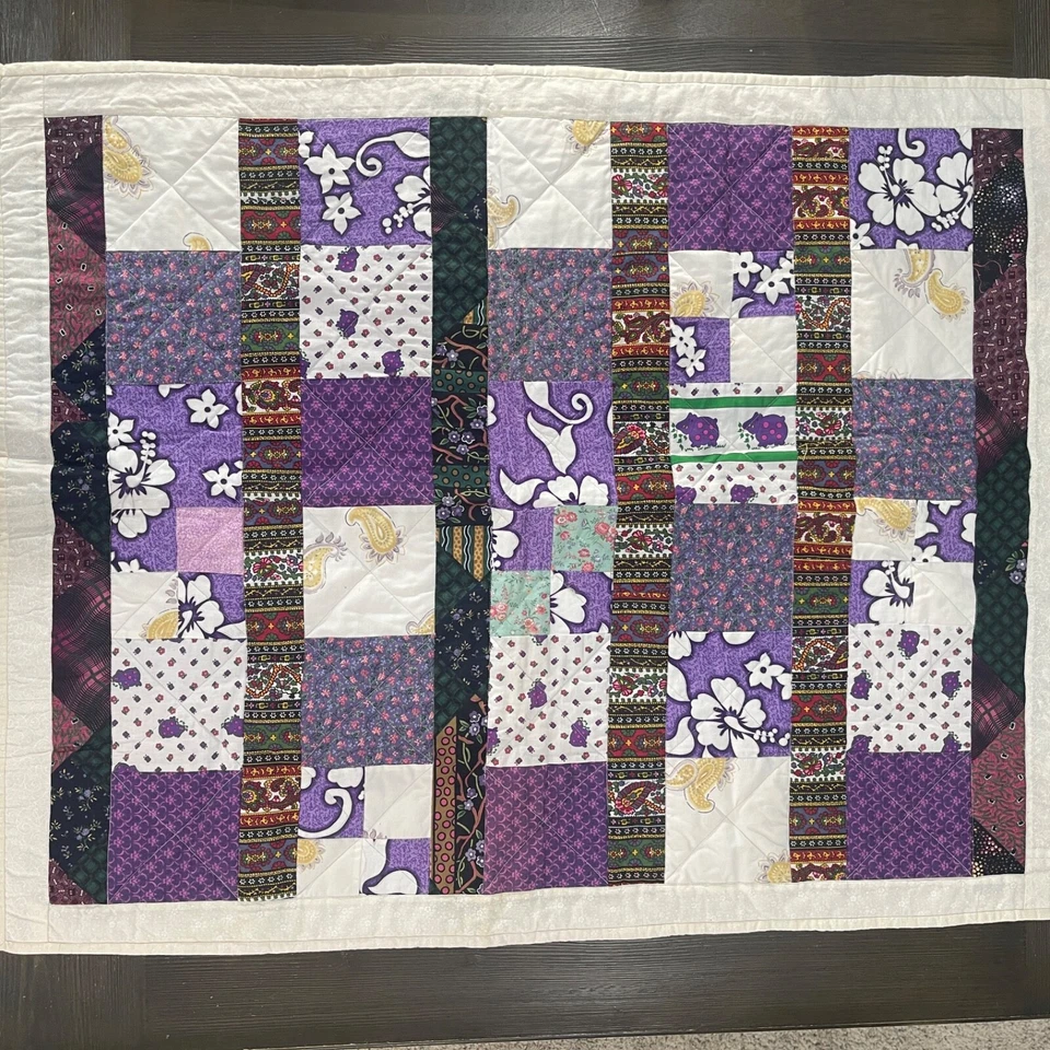 Manta acolchada hecha a mano para colgar en la pared/bebé 29'x36" en púrpura, blanco ~ ¡Encantadora! Foto 2 de 4