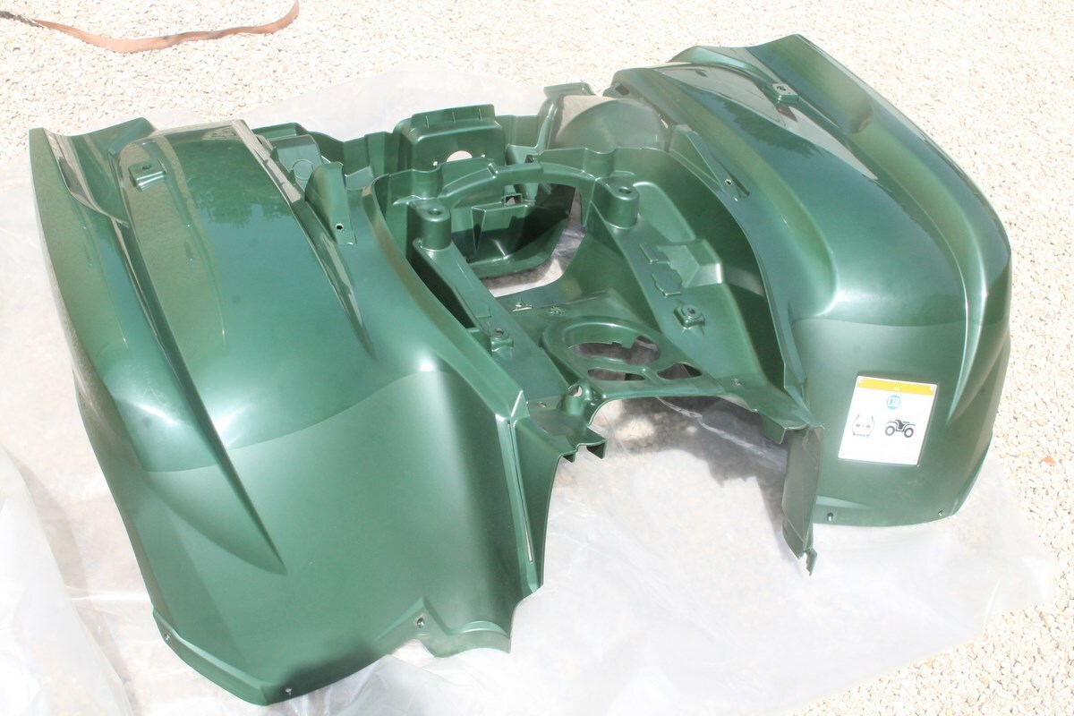 Garde boue arrière Yamaha Grizzly 550 pour randonnée boueuse en forêt