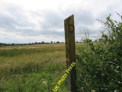 Photo 6x4 Footpath marker post needing a repaint Sewstern The map and arr c2016