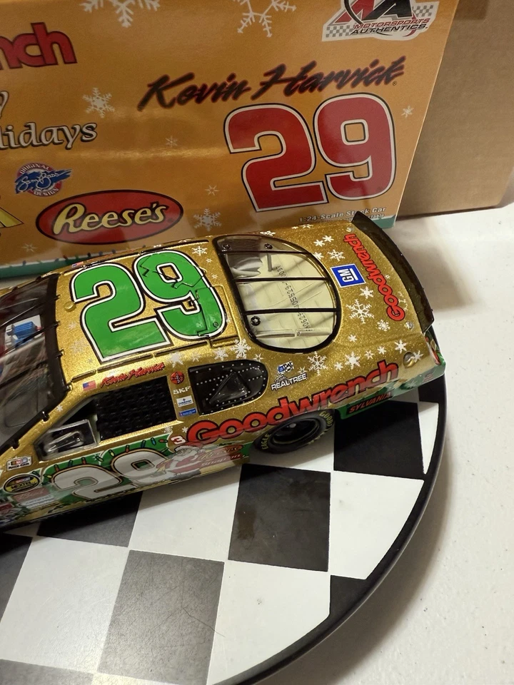 Bajo Kevin Harvick #29 GM Goodwrench Sam Holiday 2006 RCCA 1/24 Nascar Diecast Foto 4 de 4