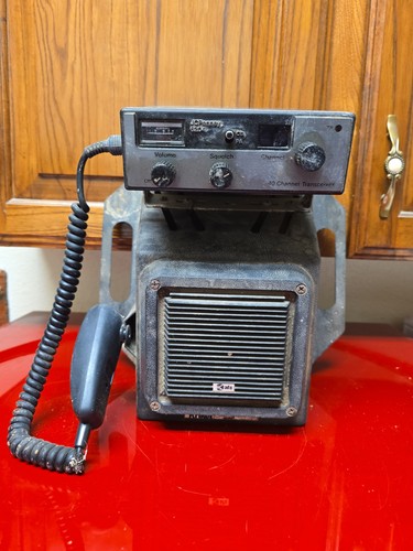 Vintage JCPennys 40 Channel CB Radio With Speaker Not TESTED