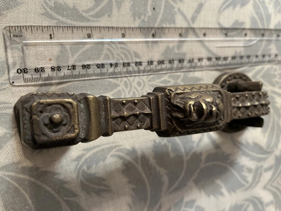 "Llama de puerta de hierro fundido bronceado pesado de 8"" de largo antiguo inspirado diseño de león VEUC" Foto 2 de 4