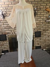 UndercoverWear Vtg 80s 2pc Silky Ivory Pajama Set Womans Sz Sm Angel Sleeves USA