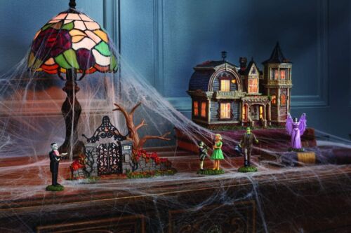 Dept 56 1313 MOCKINGBIRD LANE SET OF 2 The Munsters Village 6005631 NEW IN BOX - Picture 3 of 4