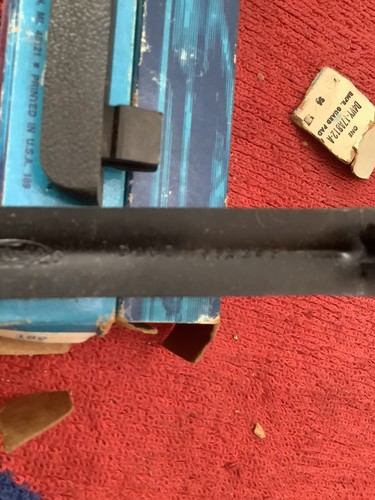 NOS 1974-75 Lincoln Continental LH/RH Front Bumper Guards D4VY-17A812-A - Picture 3 of 5