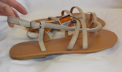 West Loop Thong Sandals Size L 9 10 M NWT Beige Strappy Buckle Vegan Nonskid - Picture 5 of 10