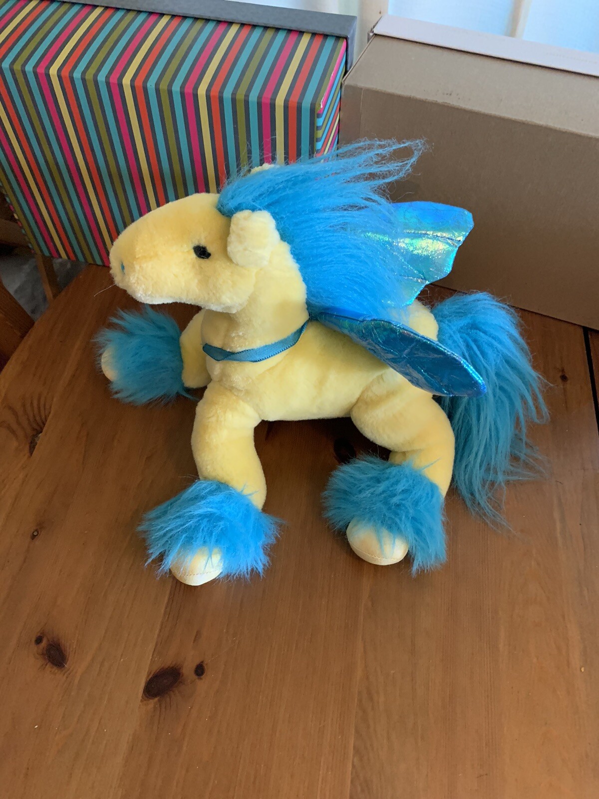 PEGASUS Animal Alley Toys R Us Vintage YELLOW TEAL Plush 9” horse La