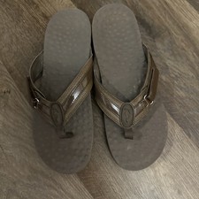 Woman’s Size 9 Footsminder Flip Flops Women's Sandals