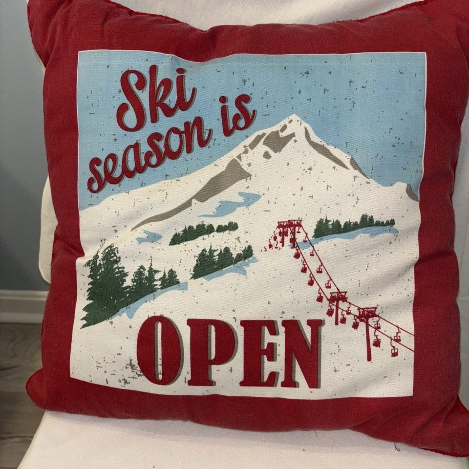 "Almohada de lanzamiento escena de esquí de invierno Stanford Homes rojo blanco 18"" X 18"" usada" Foto 3 de 4