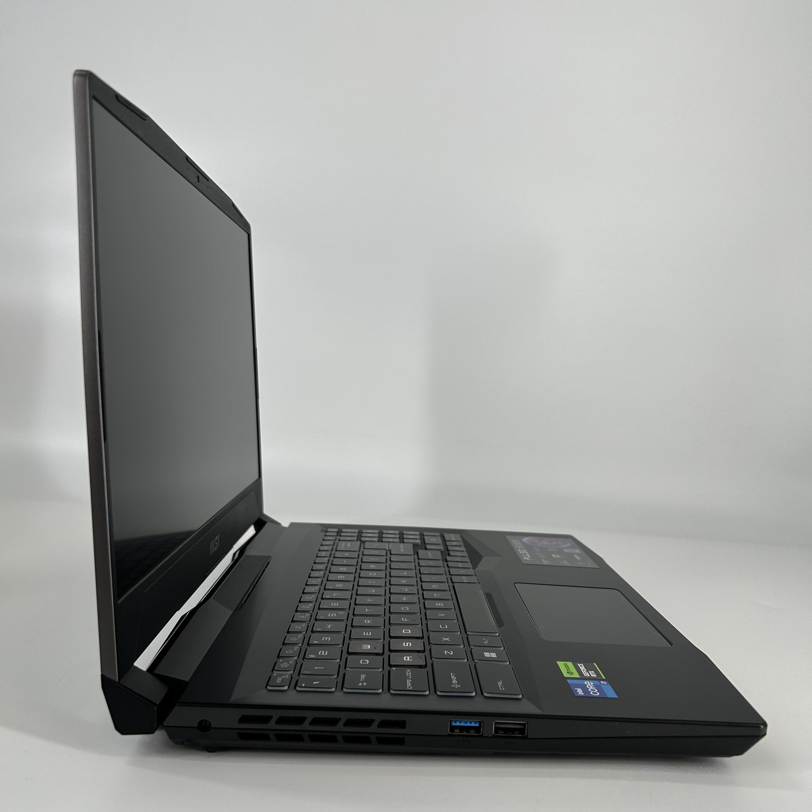 MSI Pulse 15 15 144Hz FHD 2.4 GHz i7-13700H 32GB 1TB SSD RTX 4070 - Dented Frame