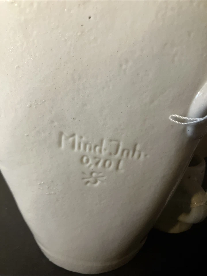 Botella Gebirgs Enzian de 0,7 litros con vaso de chupito  Foto 3 de 4