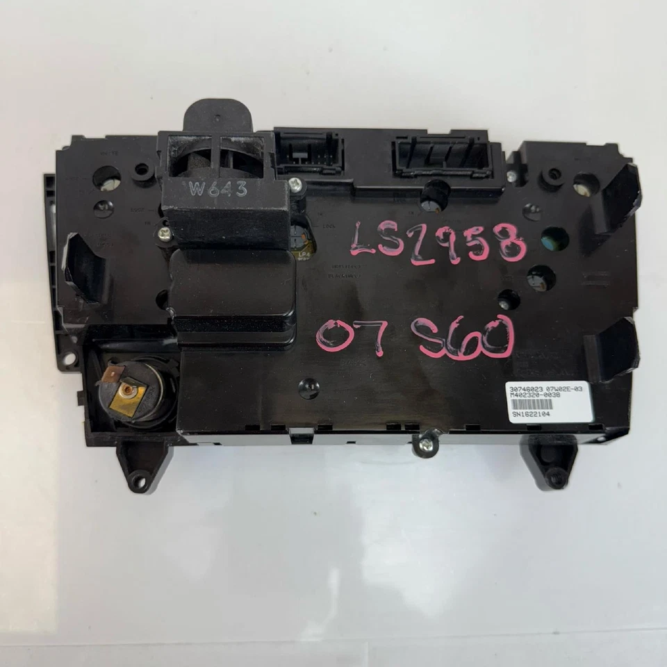 01-09 Volvo V60 V70 XC70 OEM AC Heater Climate Control Panel Headrest Trunk Open - Image 2 of 4