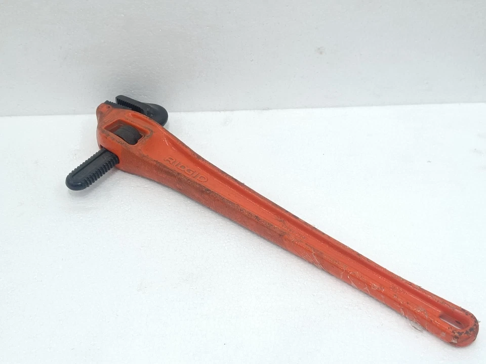 RIDGID 24 IN HEAVY DUTY STRAIGHT PIPE WRENCH MODEL 31030 CAST IRON USA MADE 24" - Image 2 of 4