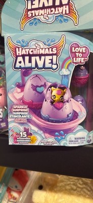 Hatchimals Alive, Make a Splash Playset with 15 Accessories-New  