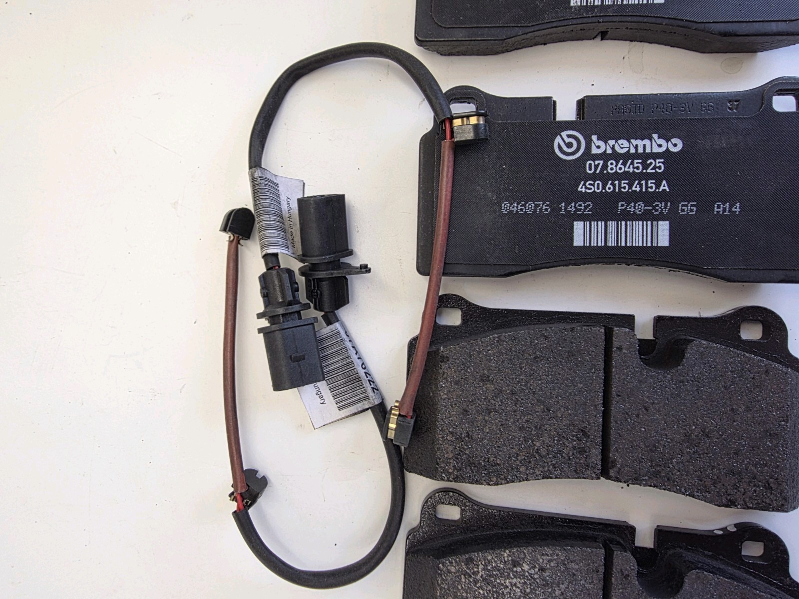 Lamborghini Aventador Rear Brake pad sets Set P/N 470698451