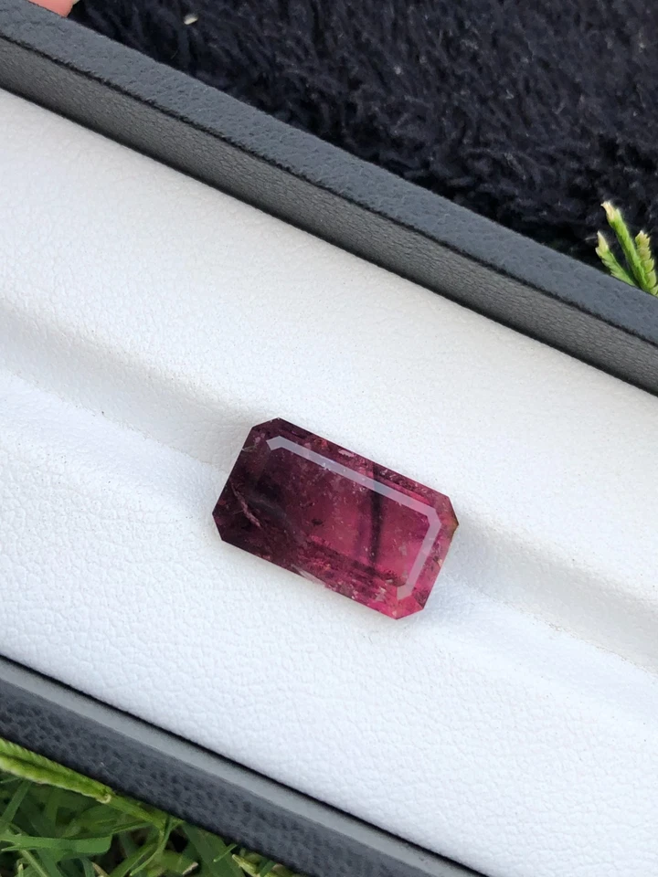 Emerald Cut Bi-Color Tourmaline: 57.4 ct Loose Gemstone, Afghanistan - Image 4 of 4