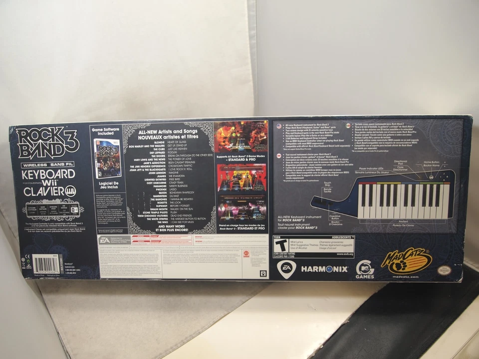 ROCK BAND 3 Wii Software & Wireless Keyboard Controller Bundle - NEW IN BOX - Image 2 of 4