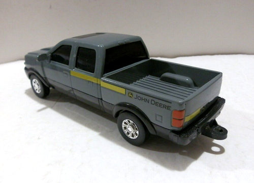 Ertl Farm Country 1/32 Gray John Deere QuadCab Pickup Truck - Picture 6 of 6
