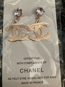 chanel vip gift earrings