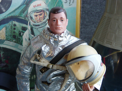 Vintage Gi Joe Space Capsule set + Astronaut. Very Good