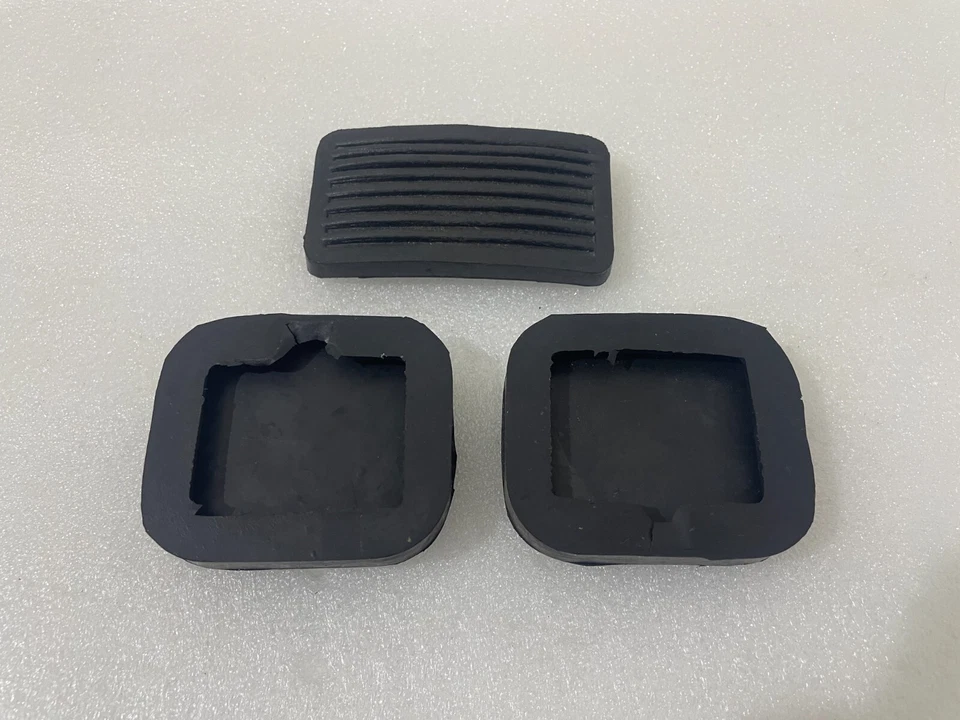 Willys Jeeps Brake Clutch & Throttle Pedal Rubber Set of 3 Unit |Fit For - Image 4 of 4