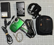 Fujifilm Finepix XP10 12.2MP Green Digital Camera WorksGreat Case Cables Charger