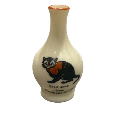 Vase Crested Black Cat China Alexandra Good Luck Southend On Sea H6cm um 1930+
