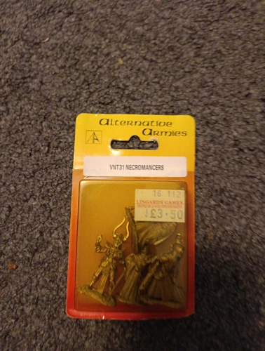 Alternative Armies VNT31 Necromancers Miniatures *Nip/Oop*