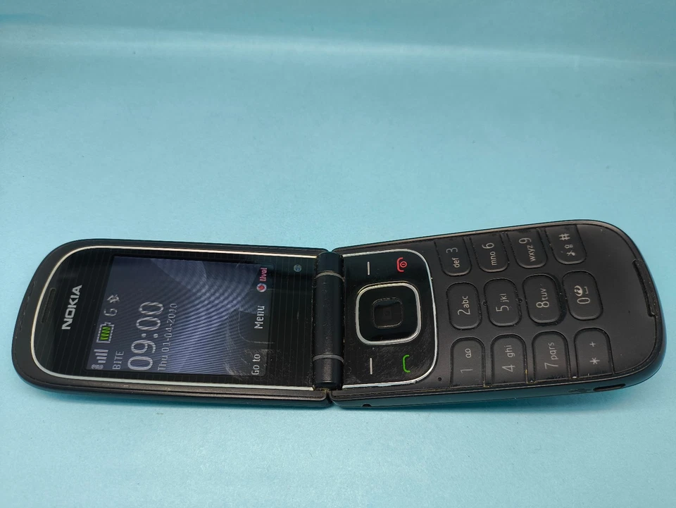 NOKIA 3710 FOLD Black Unlocked Mobile Flip Phone Good Condition - Image 2 of 4