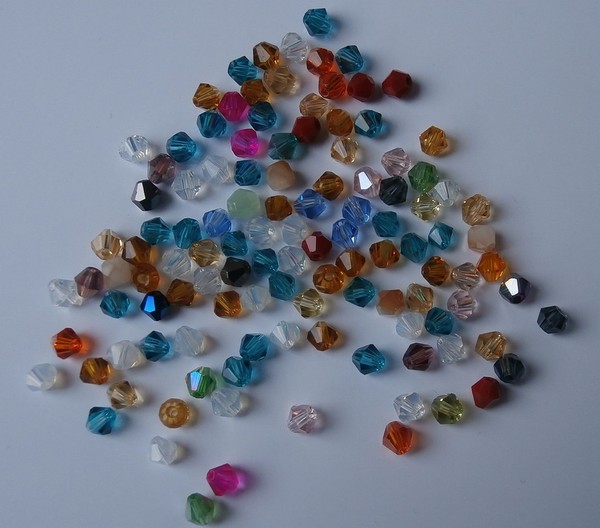 500 abalorios Tupis de Cristal 4mm colores mezclados
