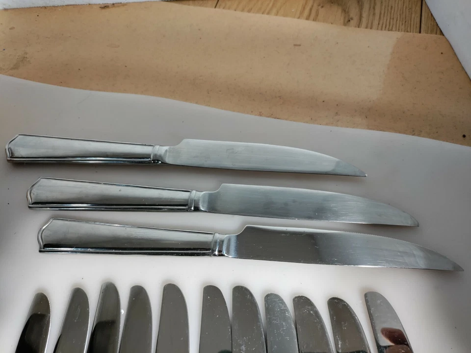 Lote de 14 Cuchillos Reed & Barton Cubiertos Inoxidable Cuchillo Repuesto 3 Filetes Foto 3 de 4