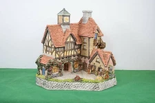 David Winter - Punch Stables #20 - In Excellent condition, in box.