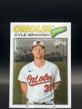 2026 Topps Heritage #16 Kyle Bradish Chrome