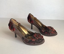 Vintage BCBG Max Azria Brown Suede High Heels Pumps w/ Flowers Sz 5.5 B Italy