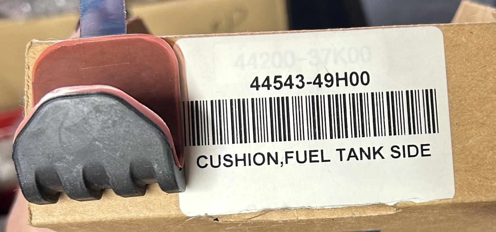 CUSHION, TANK SIDE