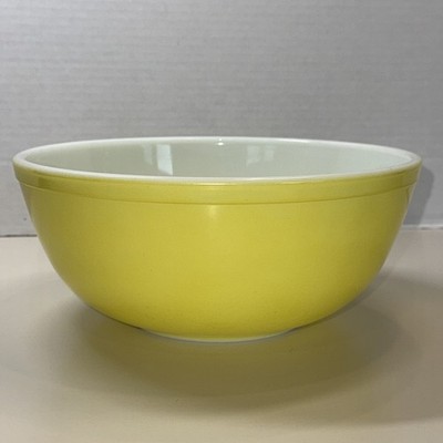 Vintage PYREX 404 Yellow Primary Mixing Bowl 4qt. USA 10.25  Ovenware