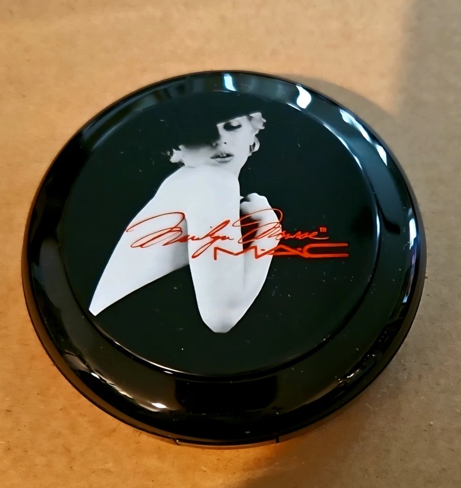 MAC Marilyn Monroe Beauty Powder FOREVER MARILYN - NEW, AUTHENTIC, LIMITED - Image 2 of 4